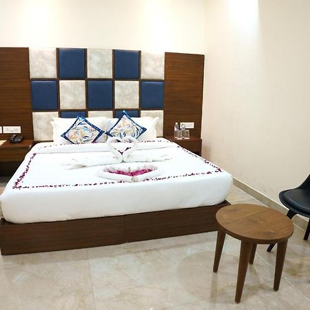 Hotel Vihaan Residency Zirakpur ภายนอก รูปภาพ