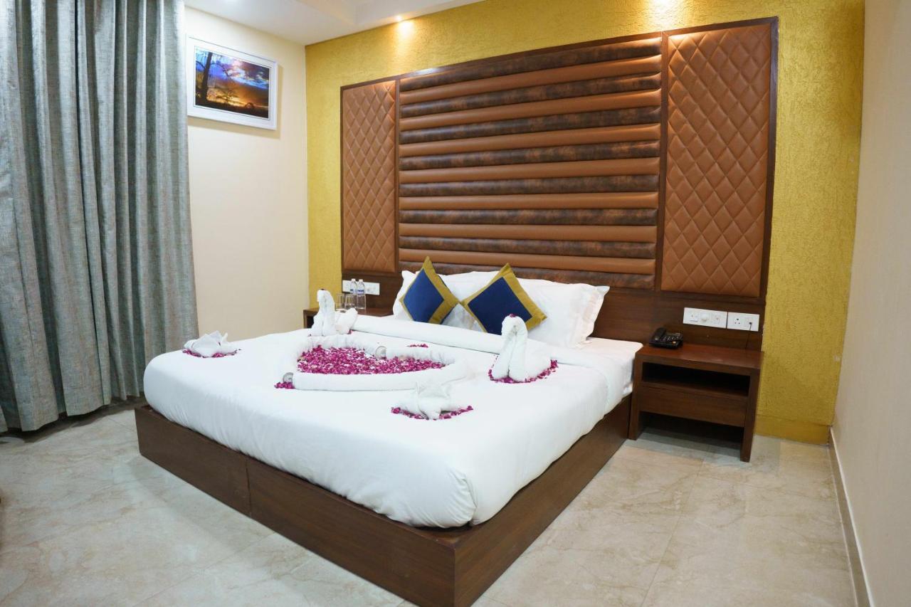 Hotel Vihaan Residency Zirakpur ภายนอก รูปภาพ