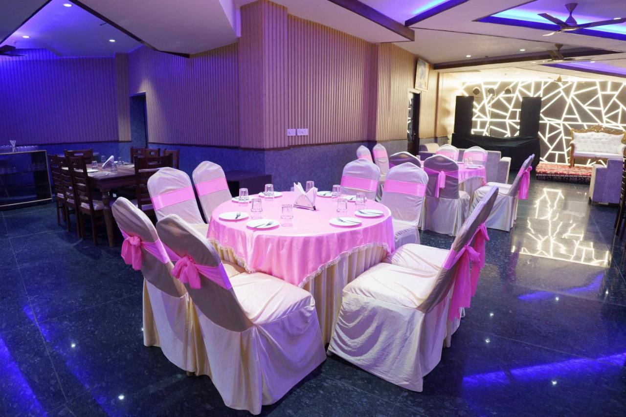 Hotel Vihaan Residency Zirakpur ภายนอก รูปภาพ